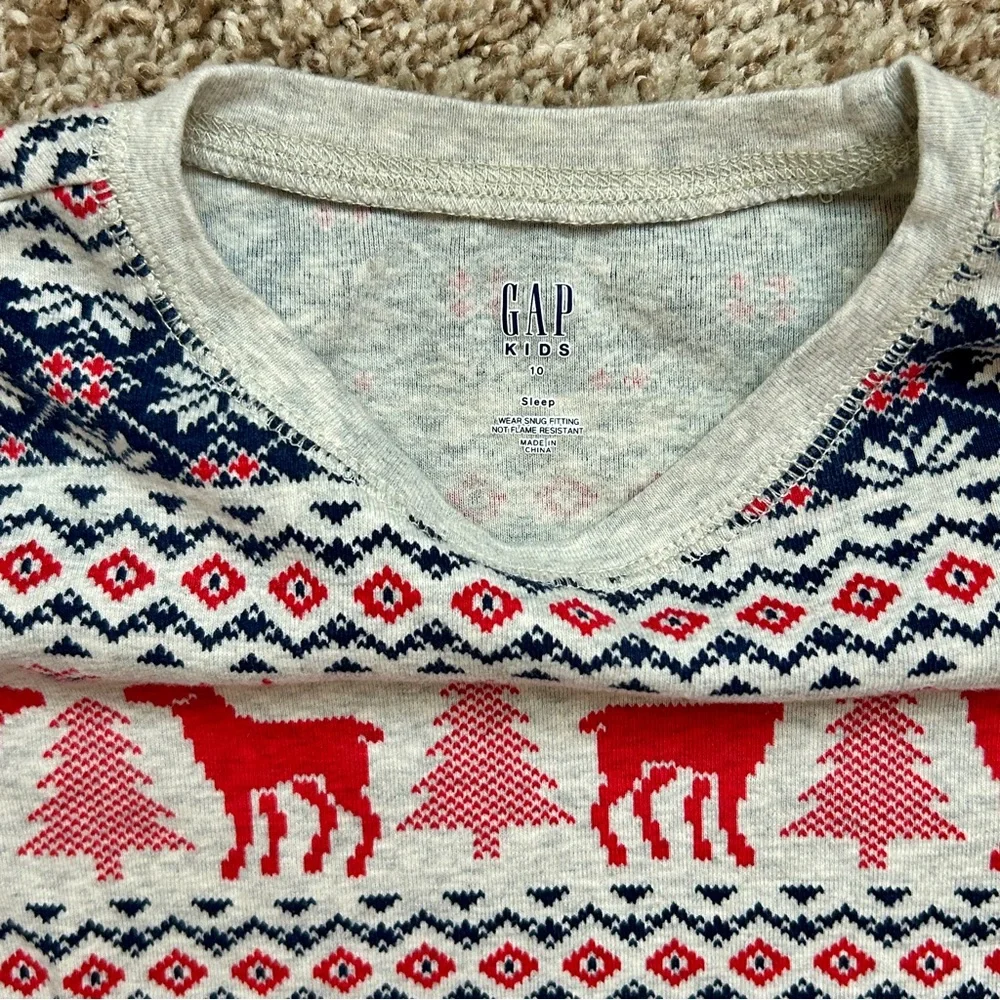 Gap Kids Gray Red‎ Reindeer Fair Isle Holiday Snug Fit Pajama Set Size 10
